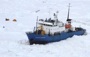 Corrupt and Untruthful LameStream Media Ignores Fact That Scientists Stranded in Ice Were on Global Warming Expedition 