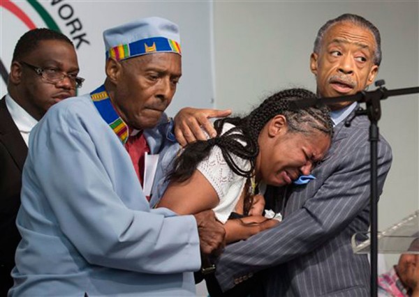 NYPD Yanks Gun & Badge of Criminal Officer After Chokehold Death - Of Course Al Racebaiter Sharpton Shows Up