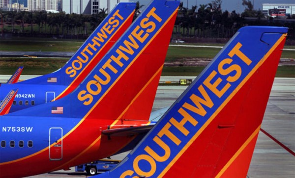 Southwest Airlines A-List Passenger & Kids Booted off Plane Due to Tweet - Forced to Delete Tweet to Re-Board Plane