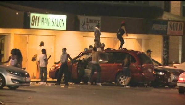 Criminal Thugs Looting Ferguson Businesses